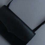 SHOULDER WALLET black