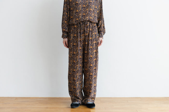 R040 FLORAL PAJAMAS PANTS black 1