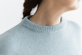 R 053 merino wool KNIT light blue 4