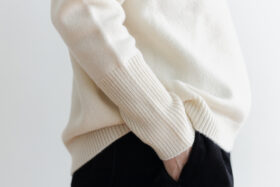 R 053 merino wool KNIT off white 2