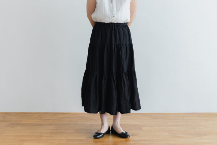 GARMENT DYE TIERD SKIRT black 1