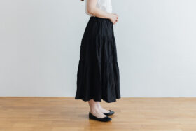 GARMENT DYE TIERD SKIRT black 2