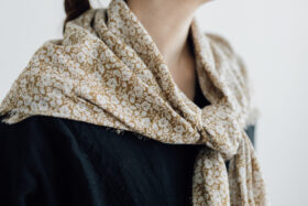 L.W.B/L GAUZE SHAWL mustard 4