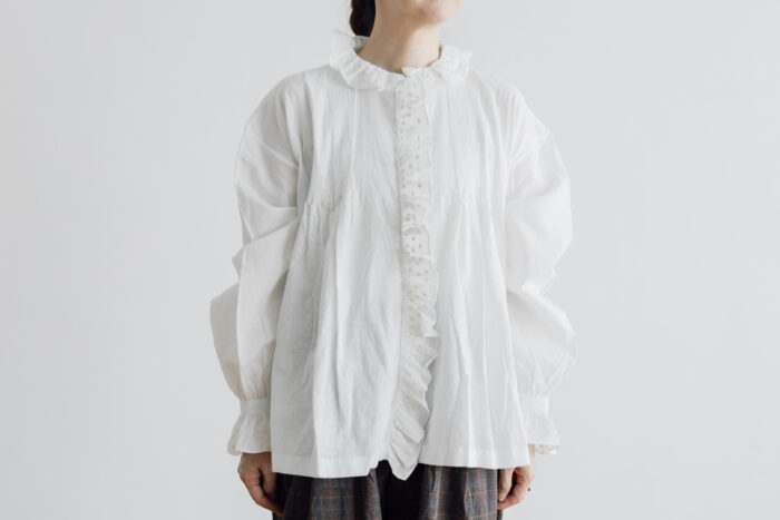 Embroidery Pintuck Blouse B.white 1