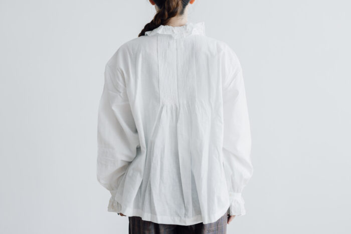 Embroidery Pintuck Blouse B.white 3