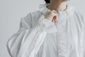 Embroidery Pintuck Blouse B.white 4