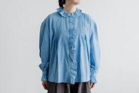 Embroidery Pintuck Blouse Sax blue 1