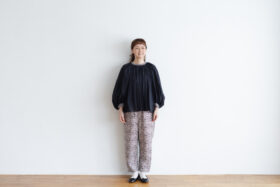 EMBROIDERY GATHER SMOCK black×silver 5