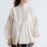 Embroidery Pintuck Blouse L.gray