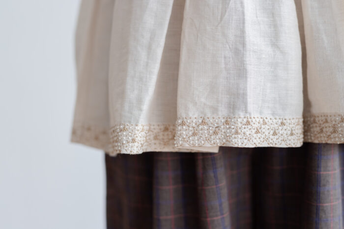 Embroidery Pintuck Blouse L.gray 5