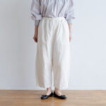 R070 CHAMBRAY CAPRI PANTS offwhite