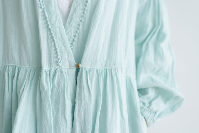 R075 BONBON RACE LINEN ROBE  pale olive 3