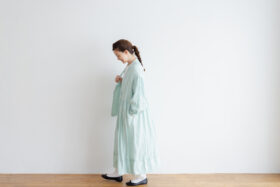 R075 BONBON RACE LINEN ROBE  pale olive 5