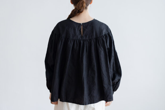 予約 R077 GATHER SMOCK PULLOVER black 3