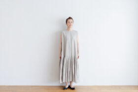 予約 R083 LOW PLEATS SLEEVELESS 2WAY ONE PIECE gray 1