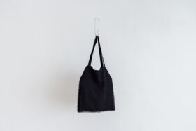 R076 BONBON RACE TOTE BAG  black/grapefruit 1