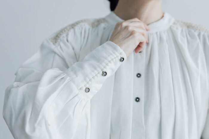 Embroidery Long Blouse B.white 4