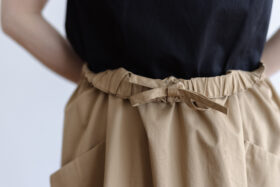 COTTON TWILL ROUND POKET SKIRT beige 4