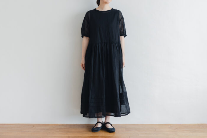 予約 R084  ORGANDY PINTUCK ONE PIECE black 1