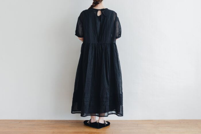 予約 R084  ORGANDY PINTUCK ONE PIECE black 3