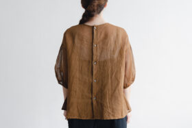 R086  ORGANDY PINTUCK BLOUSE brown 3