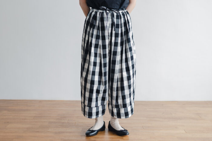 R096  GINGHAM BAKER WIDE PANTS black 1