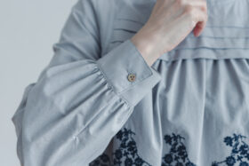 Ecru et pousse 限定 odyssey ブラウス gray 5