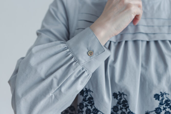 Ecru et pousse 限定 odyssey ブラウス gray 5
