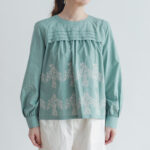 Ecru et pousse 限定 odyssey ブラウス green