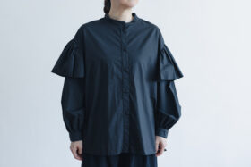 予約 R112 RUFFLE SLEEVE BLOUSE black 8月末-9月初 1