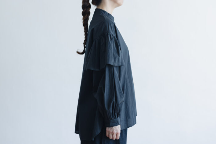 予約 R112 RUFFLE SLEEVE BLOUSE black 8月末-9月初 2