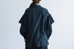 予約 R112 RUFFLE SLEEVE BLOUSE black 8月末-9月初 3