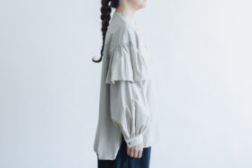 予約 R112 RUFFLE SLEEVE BLOUSE gray 8月末-9月初 2