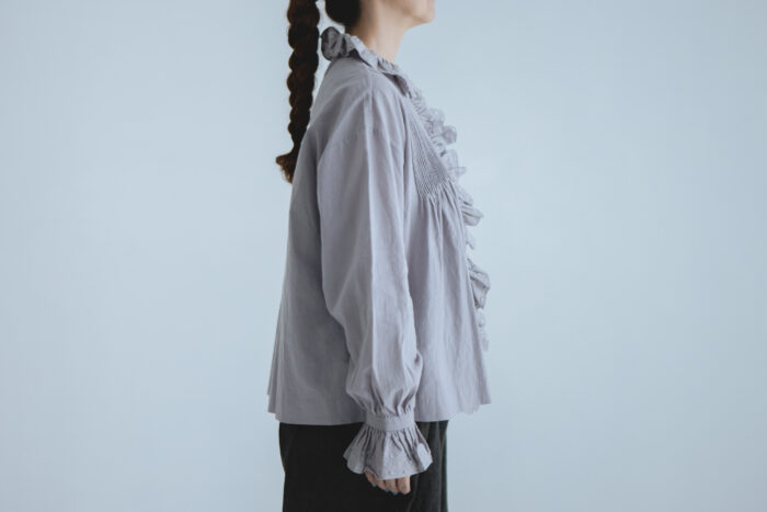 Embroidery Pintuck Blouse silver gray 2