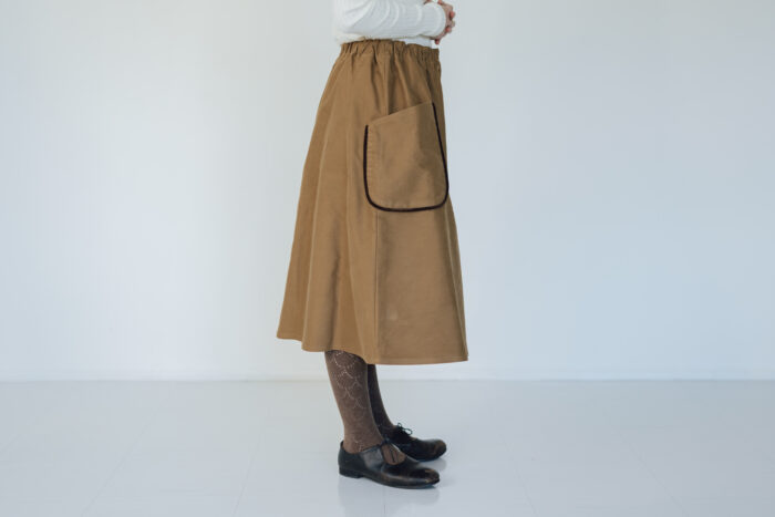 LIGHT MOLE SKIN POCKET TRAMMING SKIRT beige 2