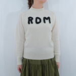 LETTERD SWEATER  Off white