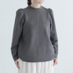 Stand neck puff pullover
