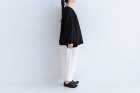 R180 AIRY GATHER PULLOVER black 2