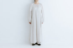R181 AIRY GATHER ONE PIECE gray 1