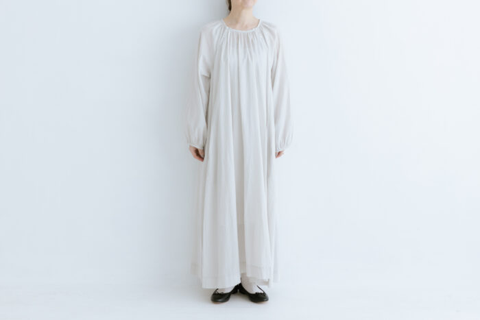 R181 AIRY GATHER ONE PIECE gray 1