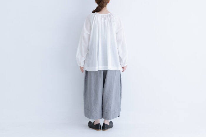 R180 AIRY GATHER PULLOVER white 3