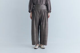 Khadi Silk  Wide Belt Tuck Pants gray 1