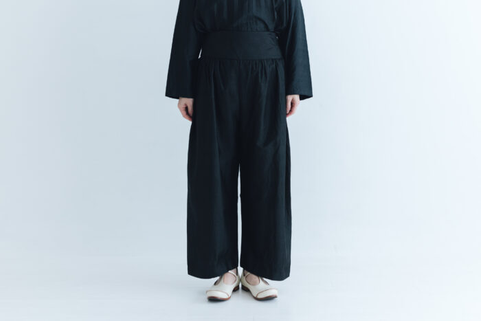 BN5002 Khadi Silk  Wide Belt Tuck Pants black 1