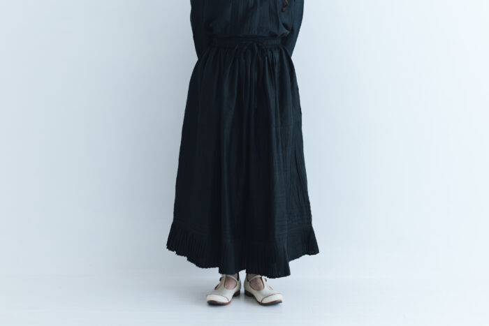 Kadi Silk Gather Tuck Skirt  black 1