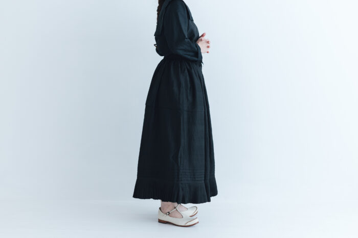 Kadi Silk Gather Tuck Skirt  black 2