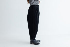 R201 CORDUROY BUTTON PANTS black 2