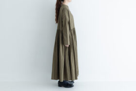 予約 G873 SWITCHING GATHER SHIRT DRESS olive 10月初〜10月中 2