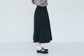 GARMENT DYE POCKET SKIRT black 2