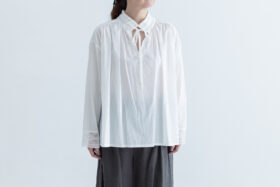 空に広がる霧雲 skipper blouse 1