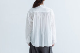 空に広がる霧雲 skipper blouse 3